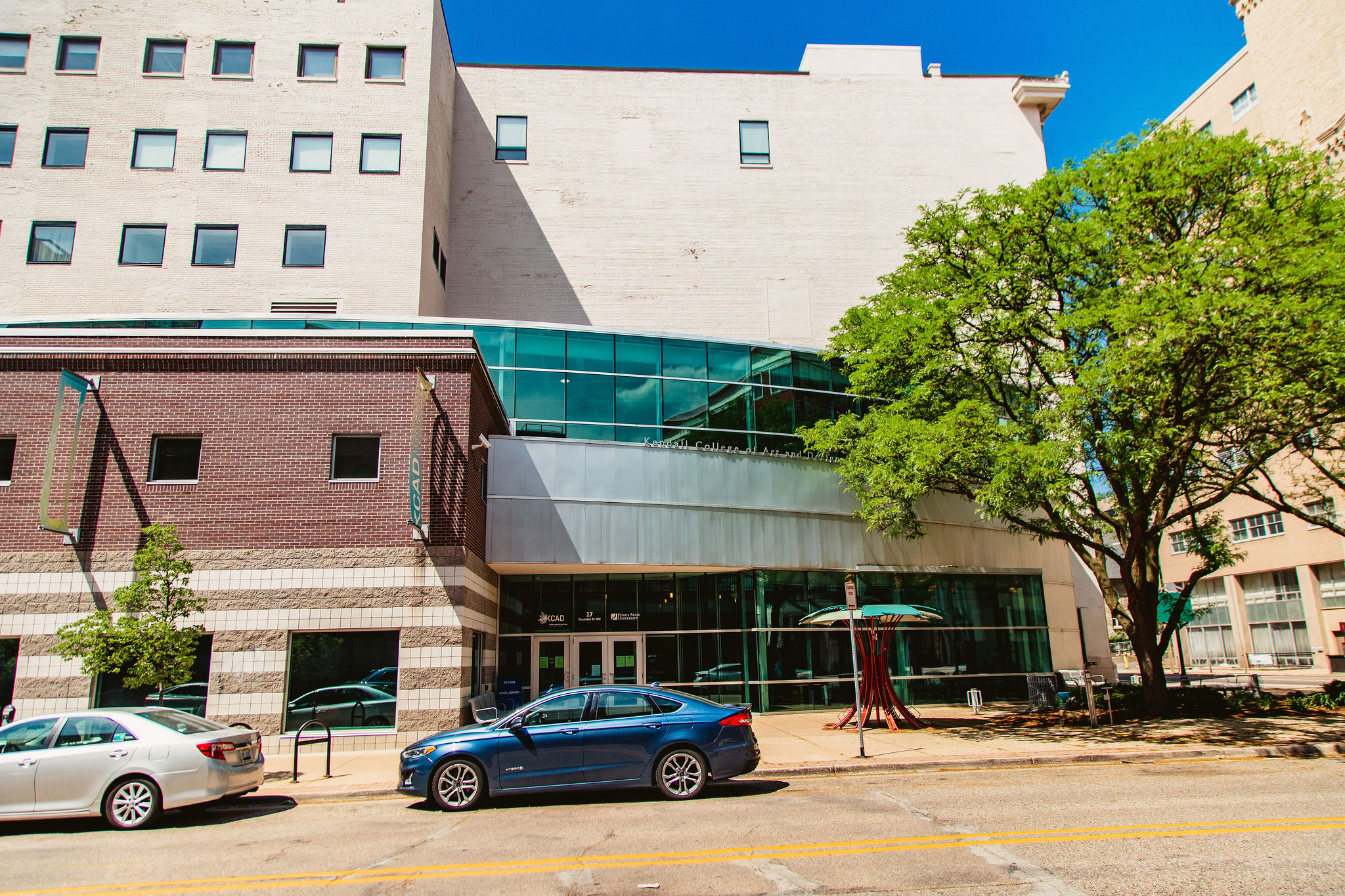 Read more about the article Kendall College of Art and Design